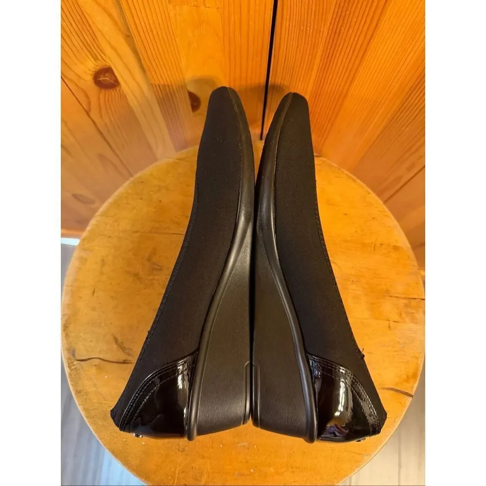 Anne Klein Wisher wedge pumps black fabric patent heel Size 8.5